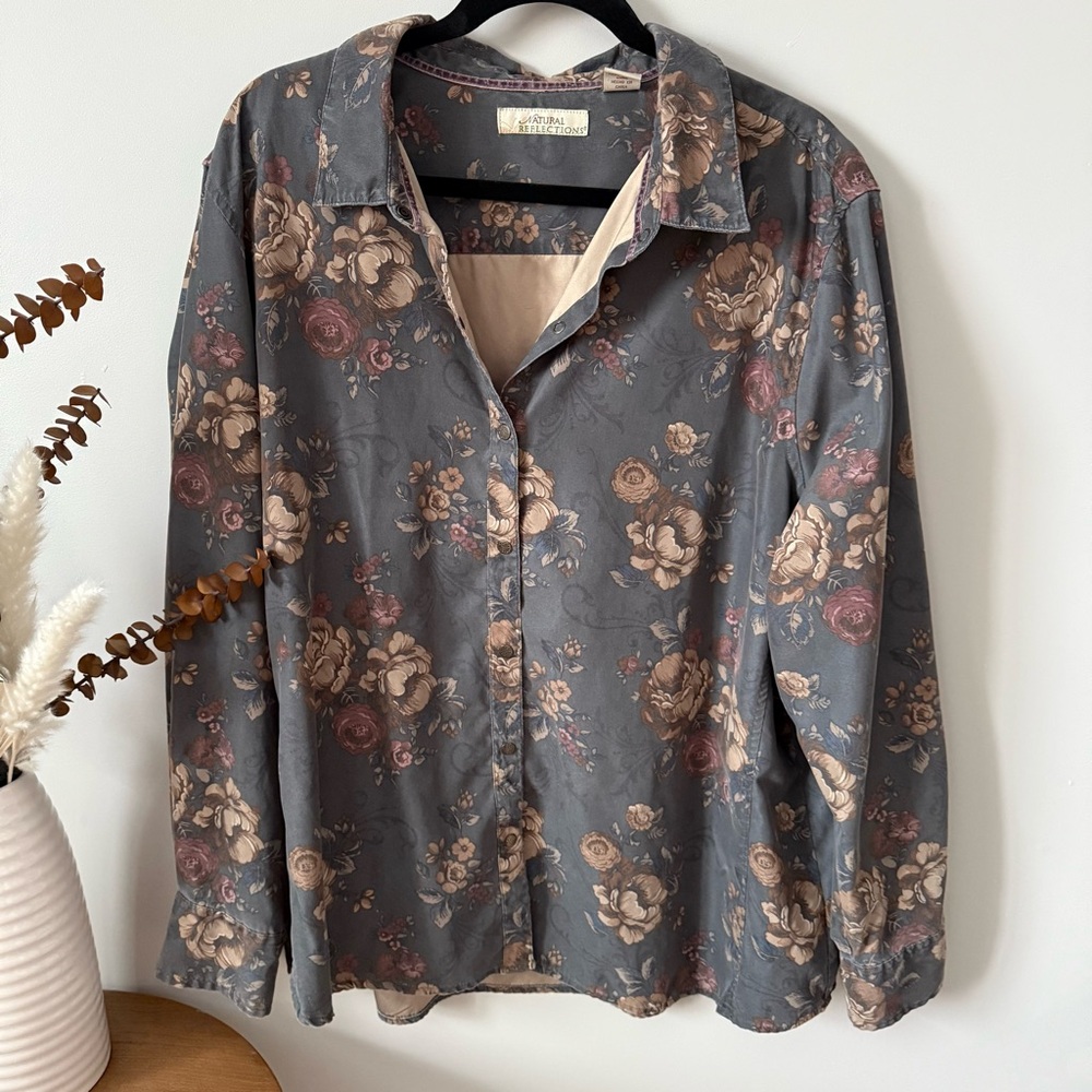 NATURAL REFLECTIONS • BUTTON DOWN